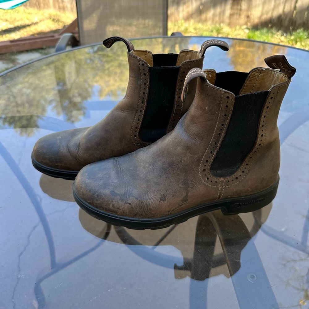 Blundstones